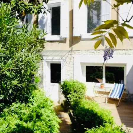 Maison Centre Historique Le Preau Saint Jacques بيت ضيافة كاسْتْرْ