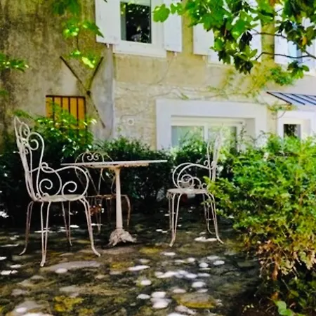Maison Centre Historique Le Preau Saint Jacques Guest house *